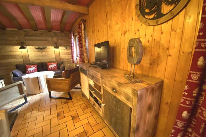 Room 16 of 30