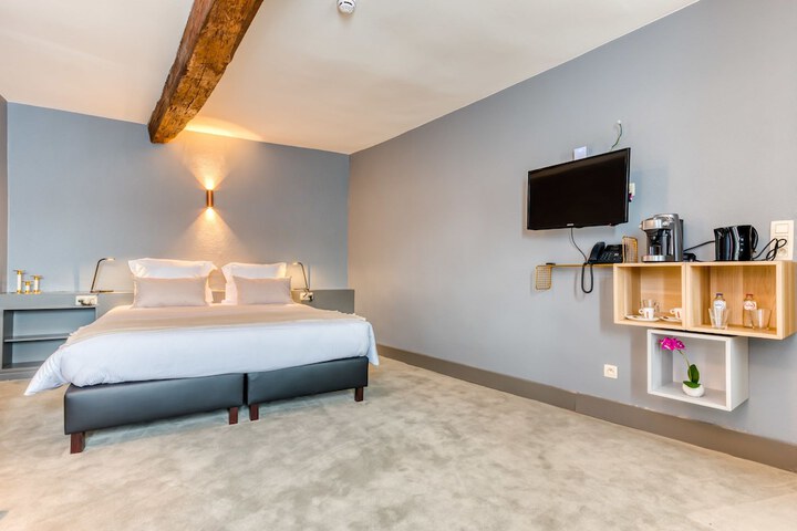 Room 9 of 51