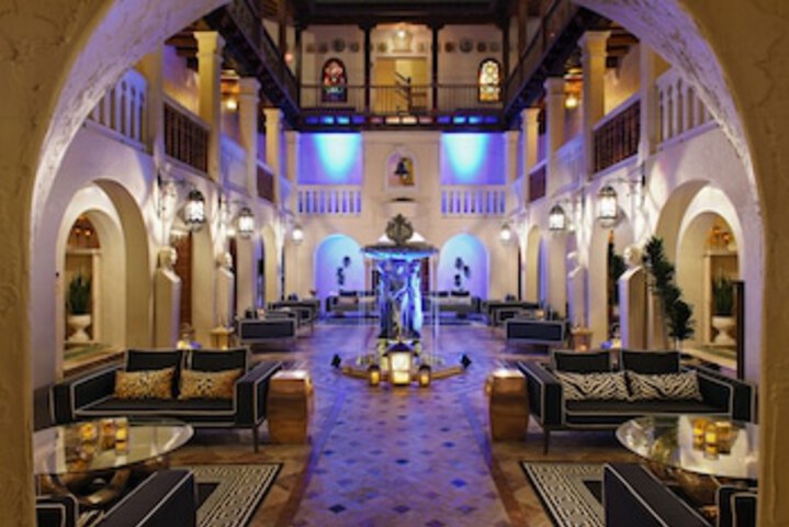 Lobby lounge