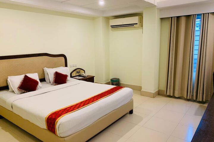 Room 10 of 26