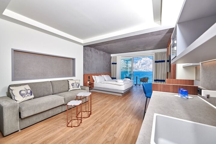 Room 42 of 112