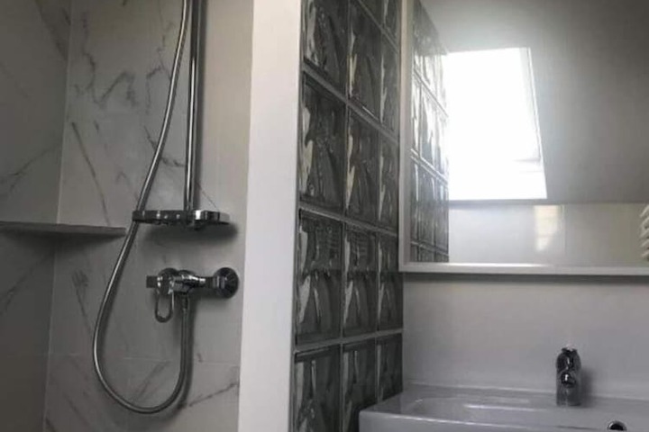 Room 18 of 24