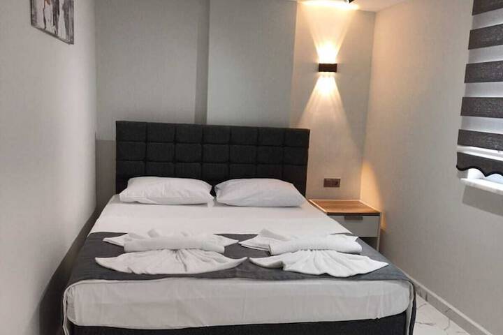 Room 6 of 35