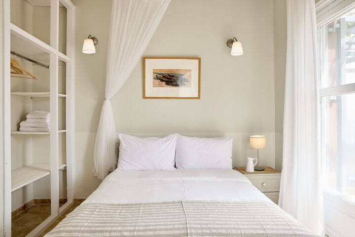 Room 14 of 64