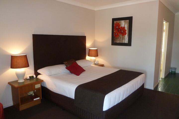 Room 4 of 51