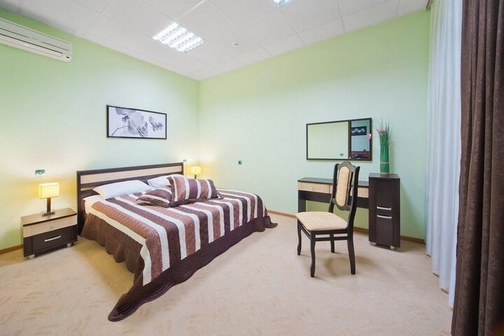 Room 10 of 36