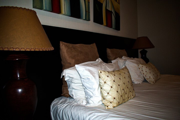 Room 4 of 33