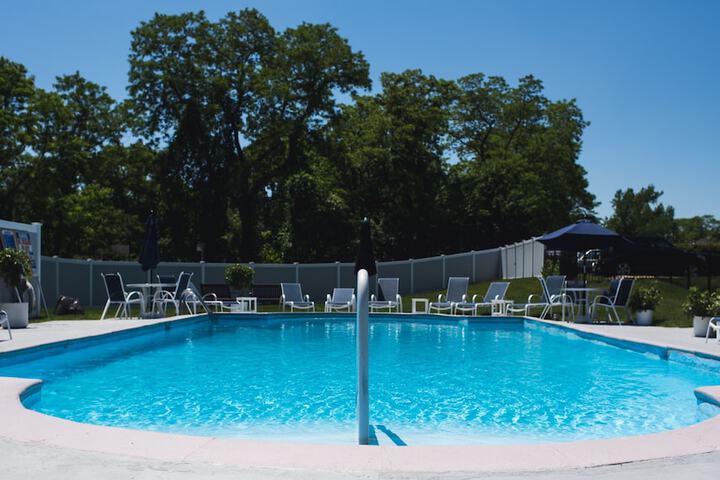 Pool 41 of 51