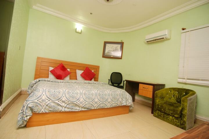 Room 7 of 29
