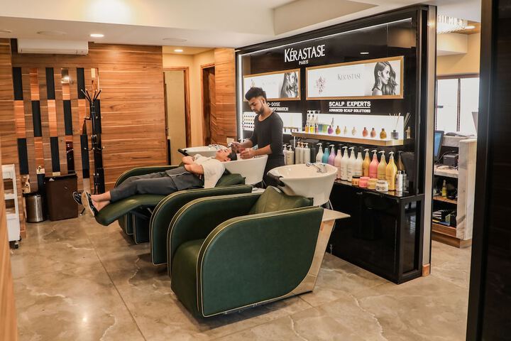 Hair salon