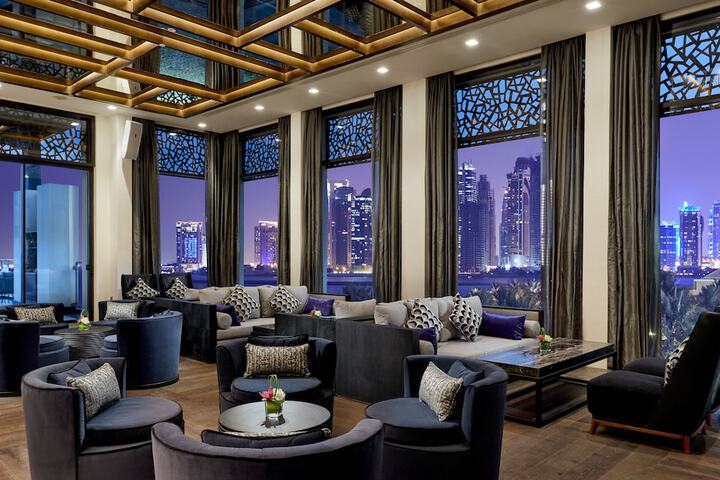Lounge 64 of 80