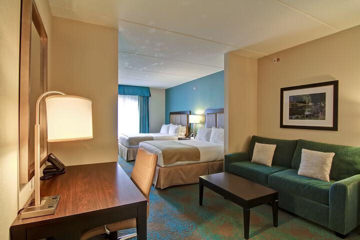 2 Queen Beds (6 of 21)