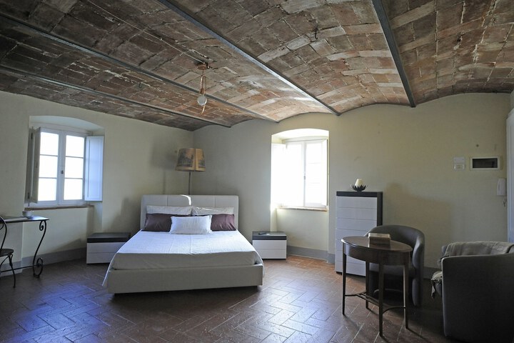 Room 6 of 68