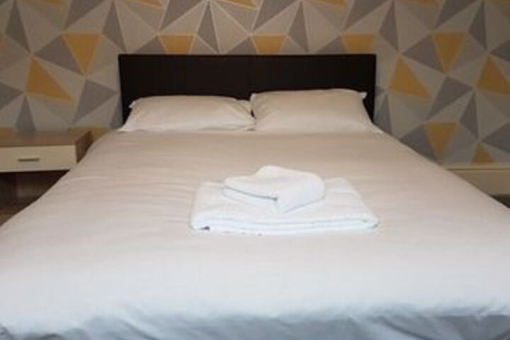 Room 9 of 29