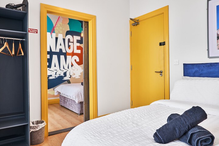 Room 74 of 121