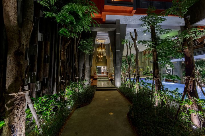 Hotel 100 of 111