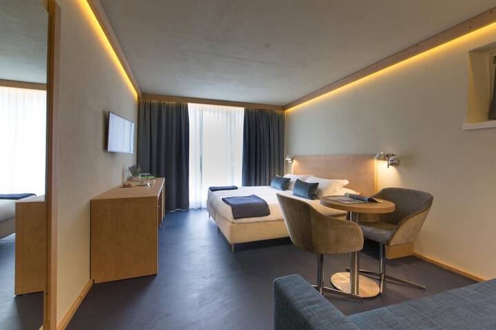 Room 15 of 49