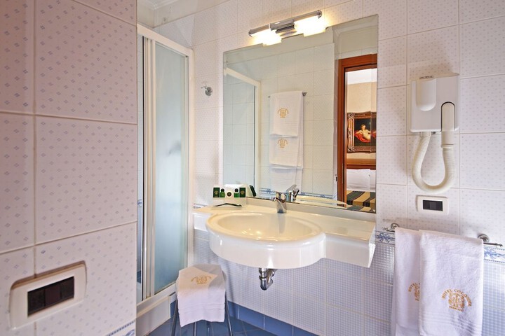 Room 20 of 36