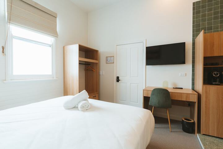 Room 4 of 26