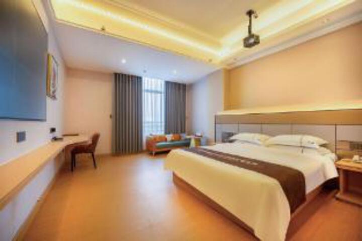 Room 12 of 14