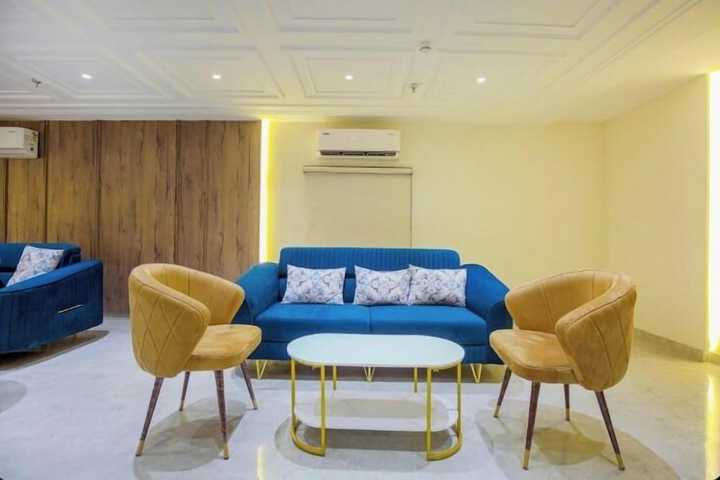Room 5 of 11