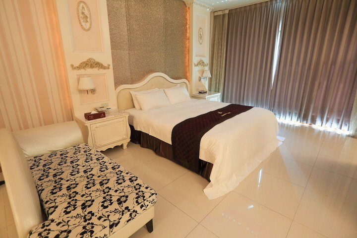 Room 49 of 67