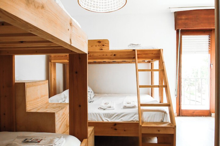 Room 13 of 22