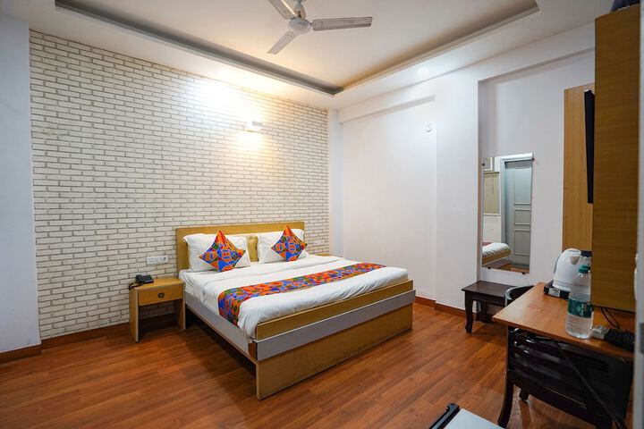 Room 8 of 24