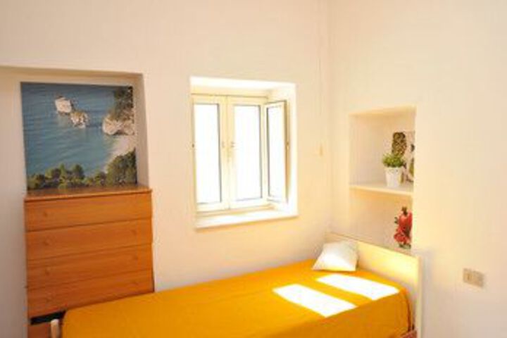 Room 15 of 30