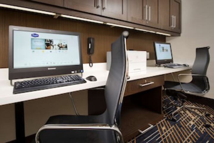Business Center 64 of 75