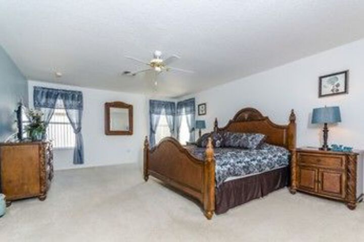 Room 7 of 27