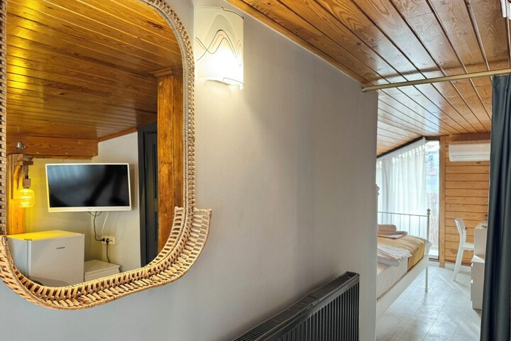 Room 50 of 82