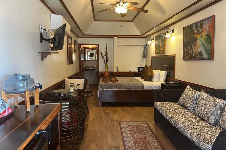 Room 44 of 272