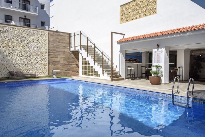 Pools & Facilities