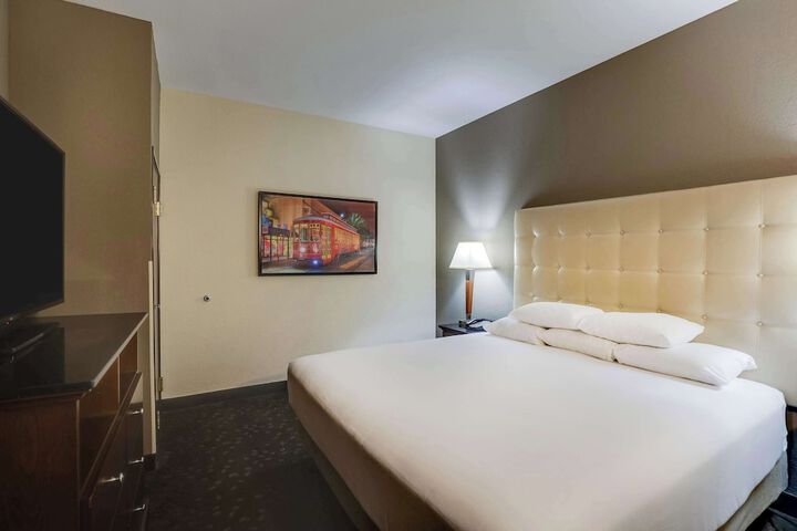 Room 8 of 60