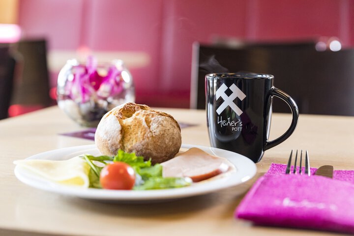 Breakfast/Coffee Service 33 of 53