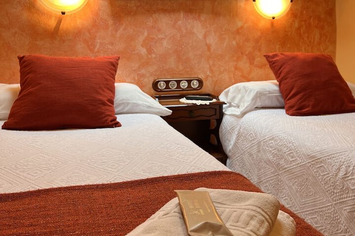 Room 28 of 183