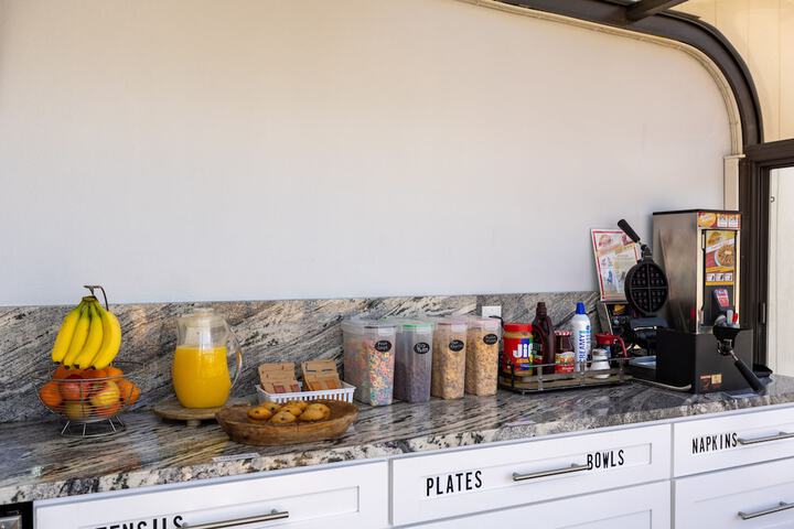 Breakfast area
