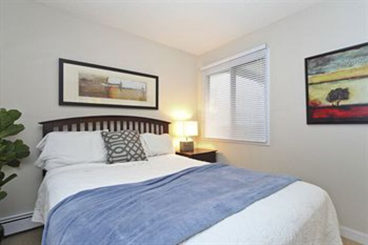 Room 8 of 20