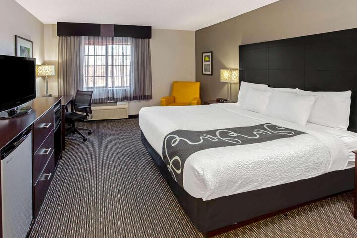 1 King Bed (7 of 7)