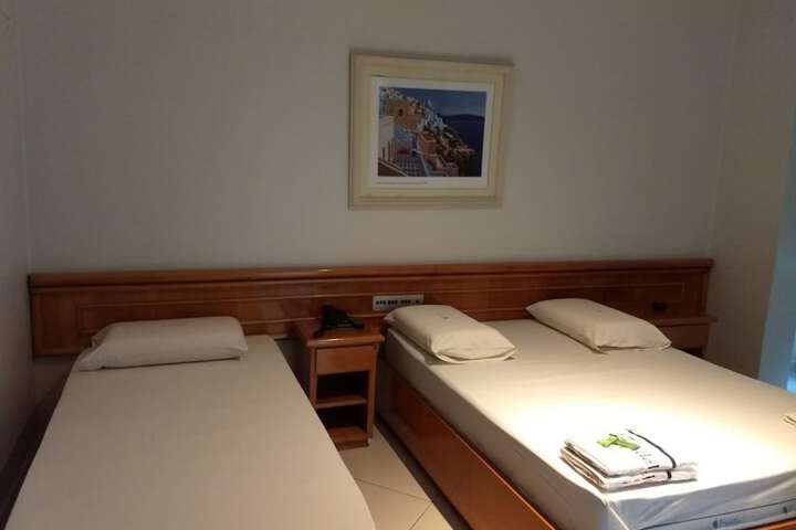 Room 12 of 43