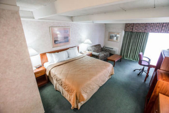 Room 22 of 38