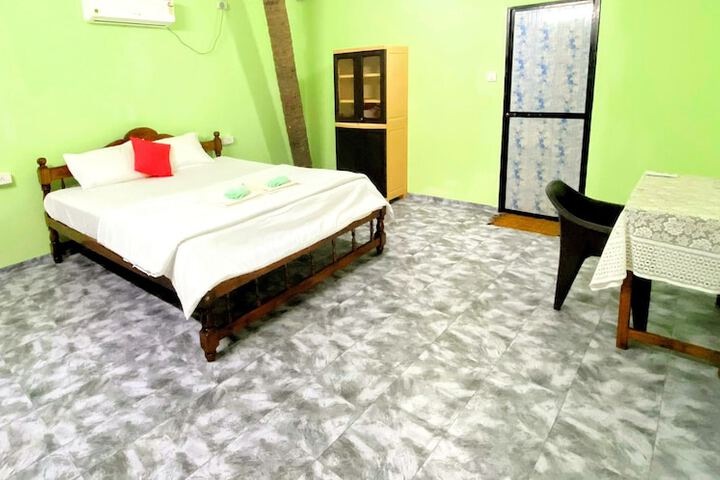 Room 12 of 23