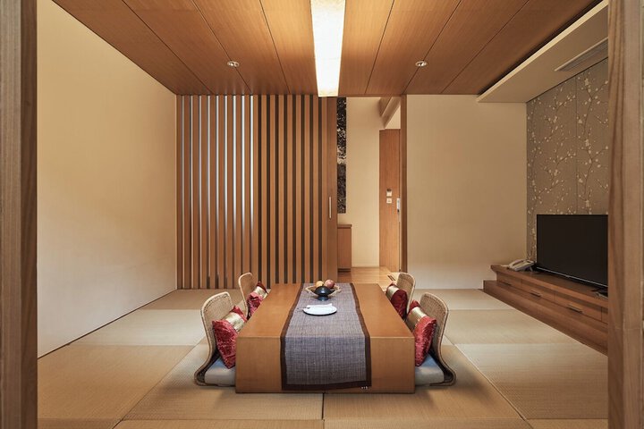 Room 16 of 110