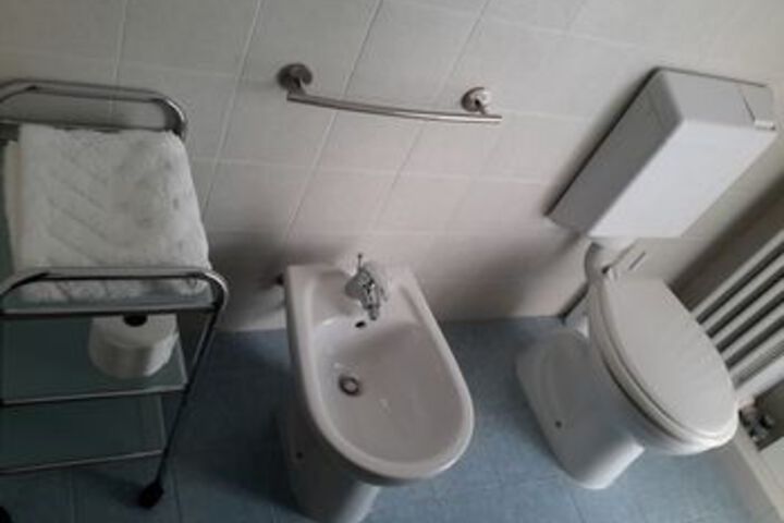 Room 2 of 36