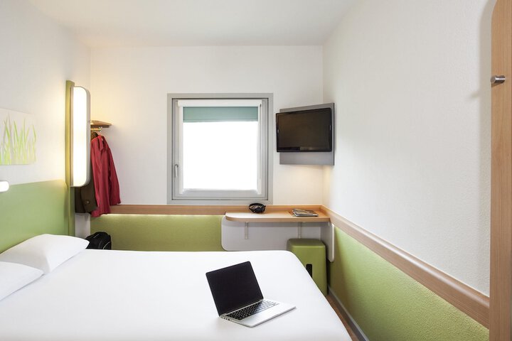Room 25 of 44