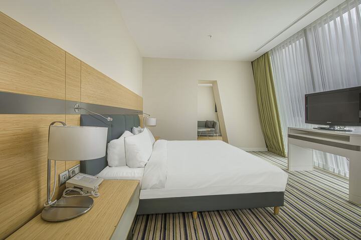 Room 36 of 204