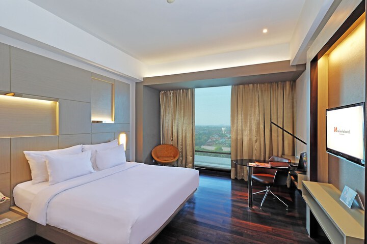 Room 9 of 53