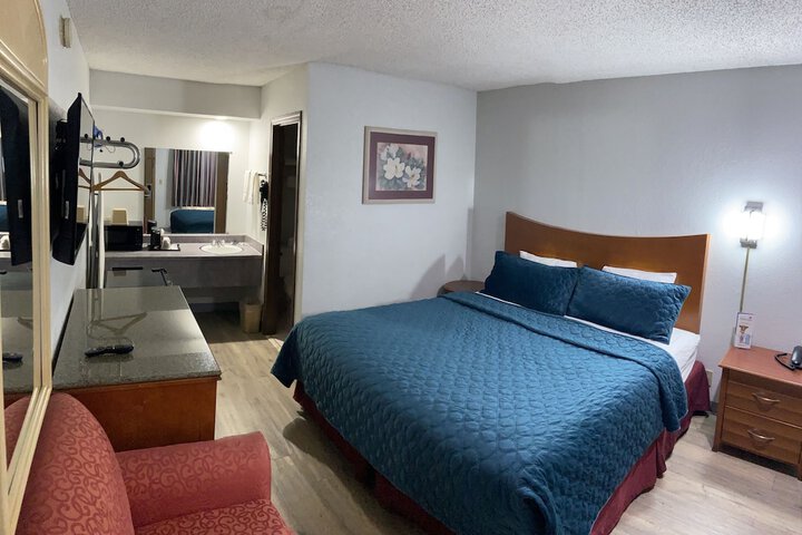 Single King Bed (17 of 20)