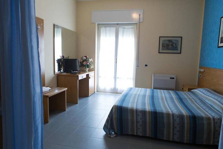 Room 9 of 22